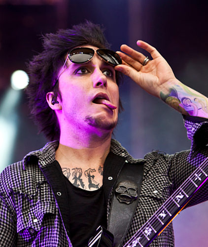 Synyster_Gates_Norway_2011.jpg